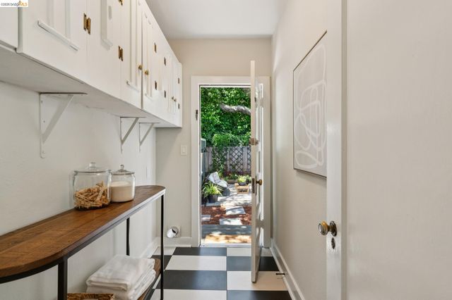 3101 Sheffield Ave, Oakland, CA 94602