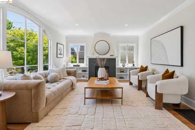 3101 Sheffield Ave, Oakland, CA 94602