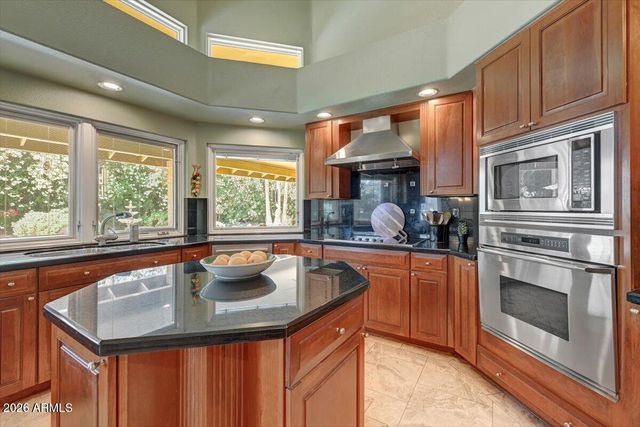 9790 N Invergordon Road, Paradise Valley, AZ 85253