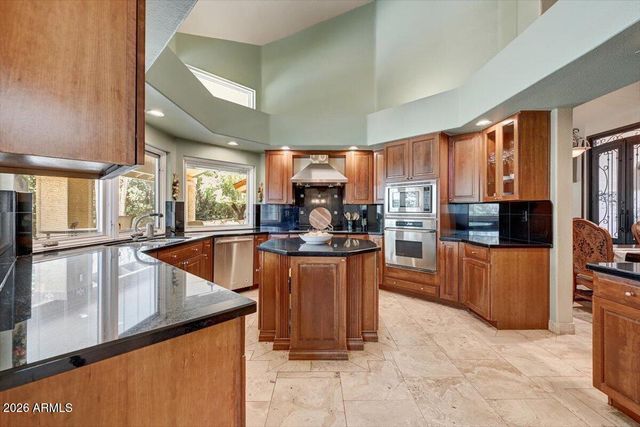 9790 N Invergordon Road, Paradise Valley, AZ 85253