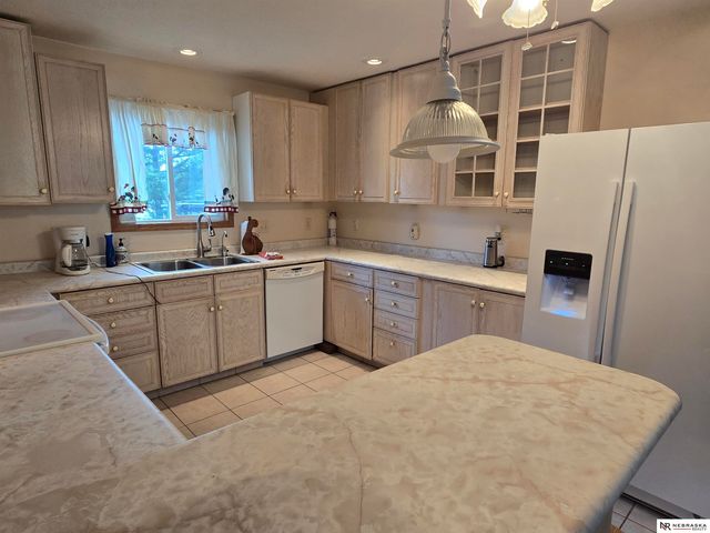 35 E Sandy Ridge Road, Columbus, NE 68601