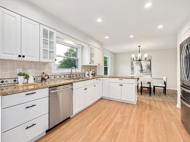 1139 Hampshire Court, Schaumburg, IL 60193