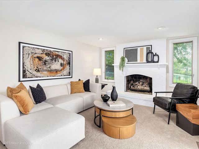 1139 Hampshire Court, Schaumburg, IL 60193