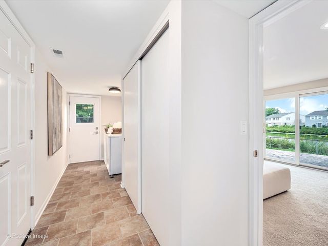 1139 Hampshire Court, Schaumburg, IL 60193
