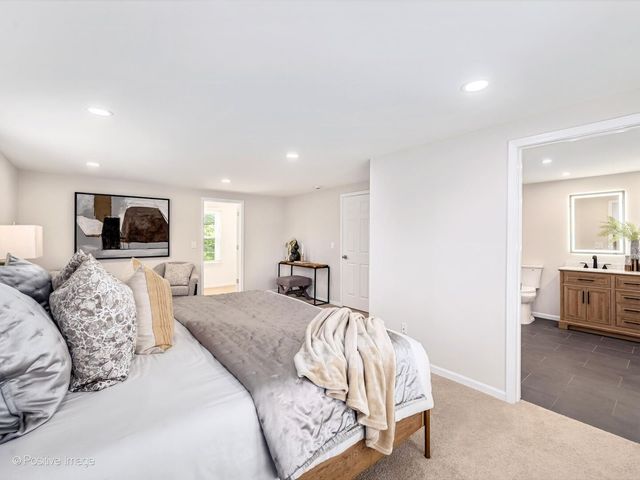 1139 Hampshire Court, Schaumburg, IL 60193