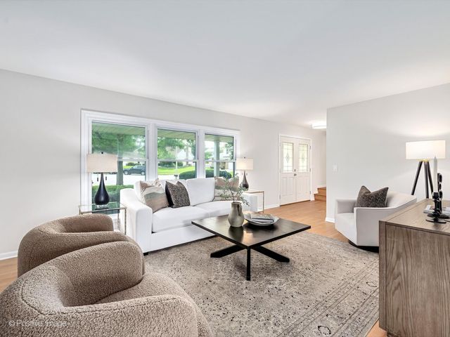 1139 Hampshire Court, Schaumburg, IL 60193
