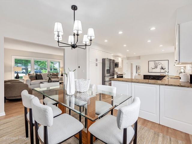 1139 Hampshire Court, Schaumburg, IL 60193