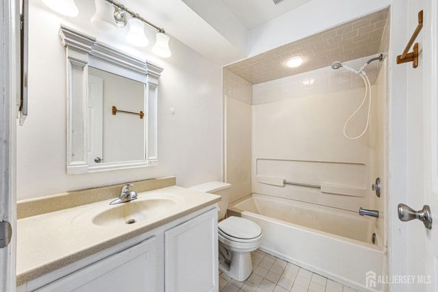 1036 Waterford Drive, Edison, NJ 08817