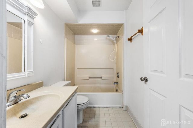 1036 Waterford Drive, Edison, NJ 08817