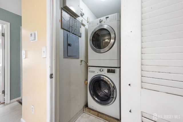 1036 Waterford Drive, Edison, NJ 08817