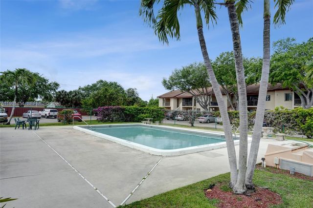 7951 Southgate Blvd F1, North Lauderdale, FL 33068