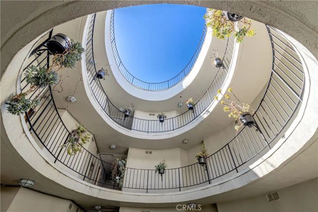 2260 N North Cahuenga Boulevard 302, Los Angeles, CA 90068