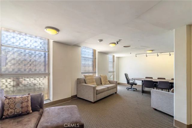 2260 N North Cahuenga Boulevard 302, Los Angeles, CA 90068