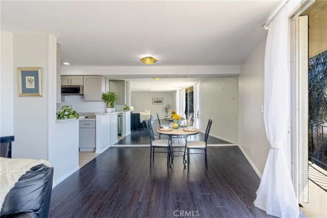 2260 N North Cahuenga Boulevard 302, Los Angeles, CA 90068