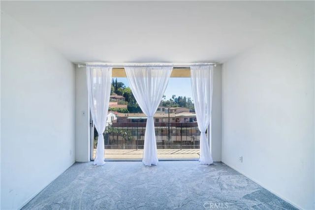 2260 N North Cahuenga Boulevard 302, Los Angeles, CA 90068