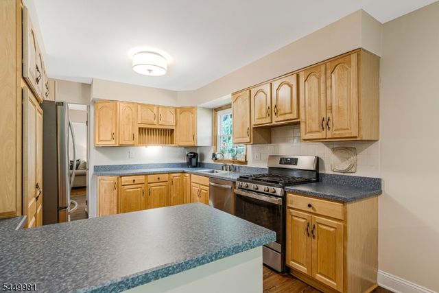 321 Ascot Ln, Bridgewater Twp., NJ 08807