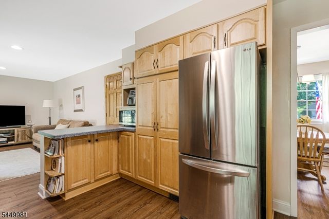 321 Ascot Ln, Bridgewater Twp., NJ 08807