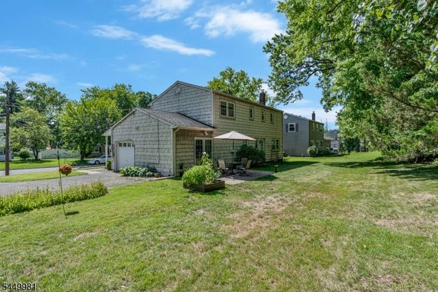 321 Ascot Ln, Bridgewater Twp., NJ 08807