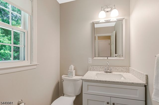 321 Ascot Ln, Bridgewater Twp., NJ 08807