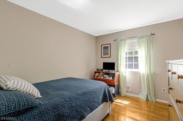 321 Ascot Ln, Bridgewater Twp., NJ 08807