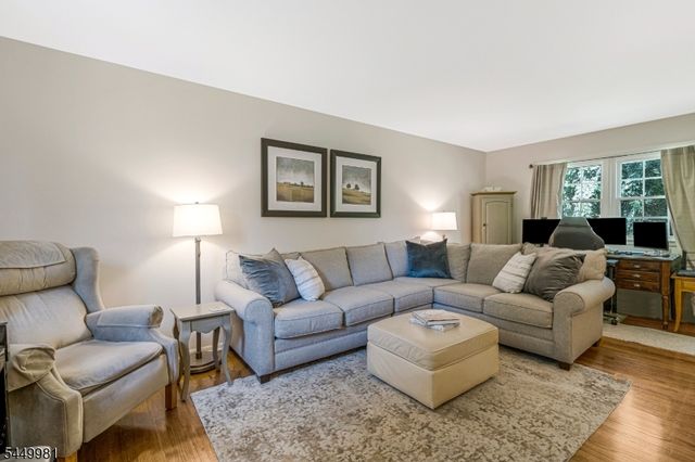 321 Ascot Ln, Bridgewater Twp., NJ 08807