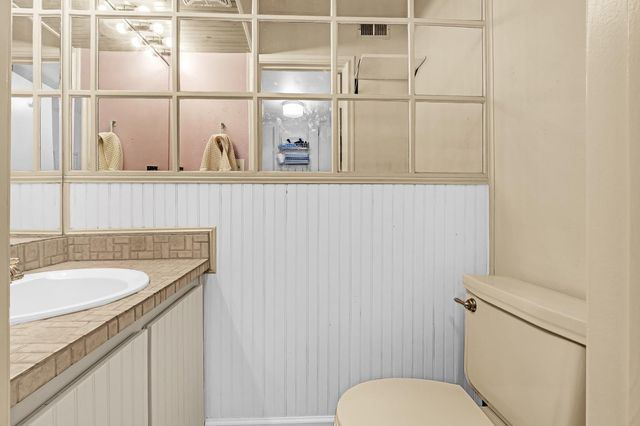 6687 Greenback Ln, Citrus Heights, CA 95621