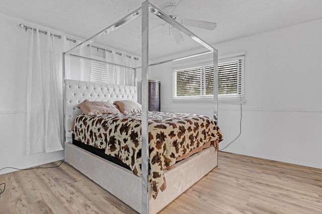 6687 Greenback Ln, Citrus Heights, CA 95621