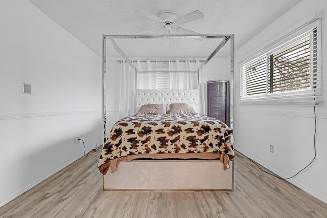 6687 Greenback Ln, Citrus Heights, CA 95621