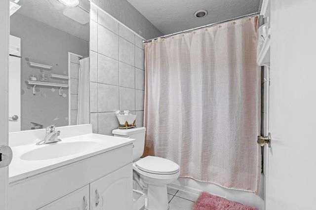 6687 Greenback Ln, Citrus Heights, CA 95621