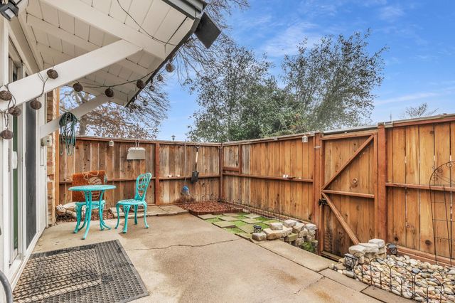 6687 Greenback Ln, Citrus Heights, CA 95621