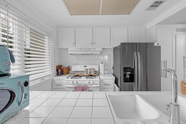 6687 Greenback Ln, Citrus Heights, CA 95621