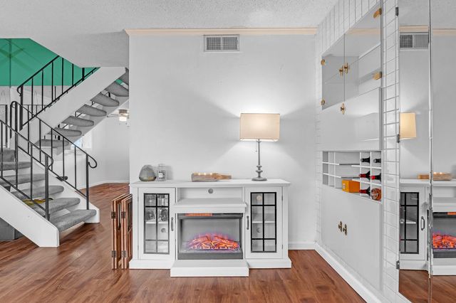 6687 Greenback Ln, Citrus Heights, CA 95621