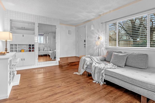 6687 Greenback Ln, Citrus Heights, CA 95621