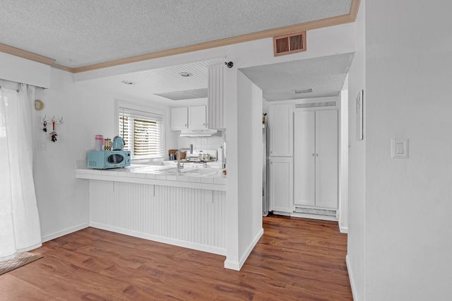 6687 Greenback Ln, Citrus Heights, CA 95621