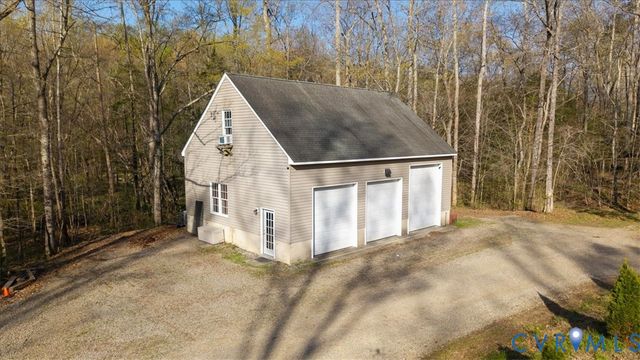 7040 Old Roxbury Rd, New Kent, VA 23141