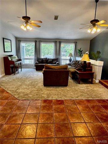 1330 Deer Creek Road, Greenville, IL 62246