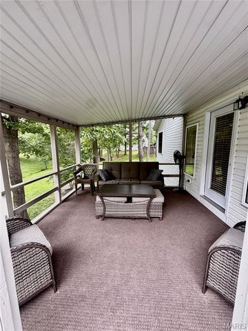 1330 Deer Creek Road, Greenville, IL 62246