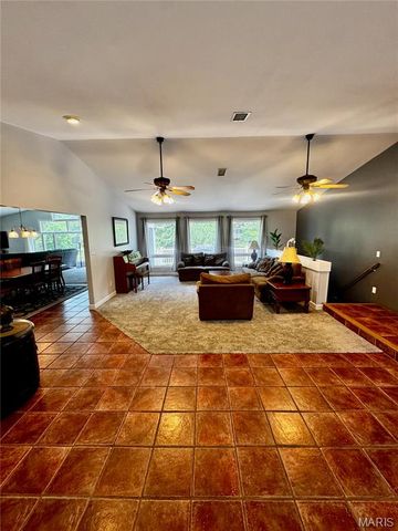 1330 Deer Creek Road, Greenville, IL 62246