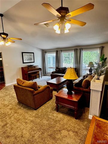 1330 Deer Creek Road, Greenville, IL 62246
