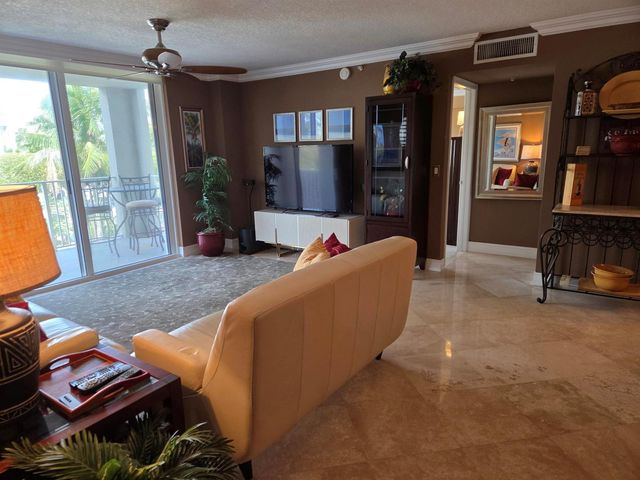 3606 S Ocean Boulevard 303, Highland Beach, FL 33487