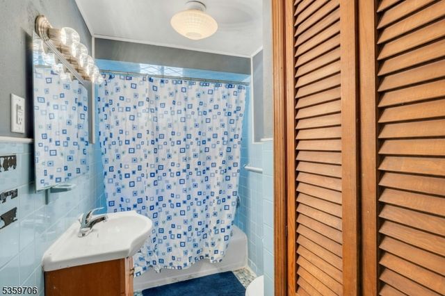 649 New Jersey Ave, Lyndhurst Twp., NJ 07071