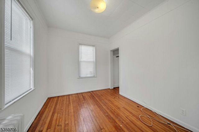 649 New Jersey Ave, Lyndhurst Twp., NJ 07071