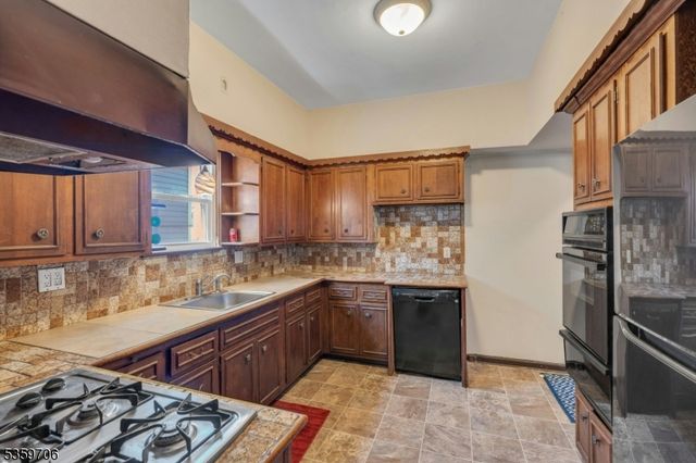 649 New Jersey Ave, Lyndhurst Twp., NJ 07071