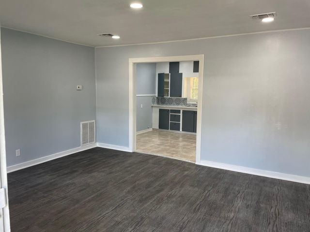 439 East Lafayette ST, La Grange, TX 78945
