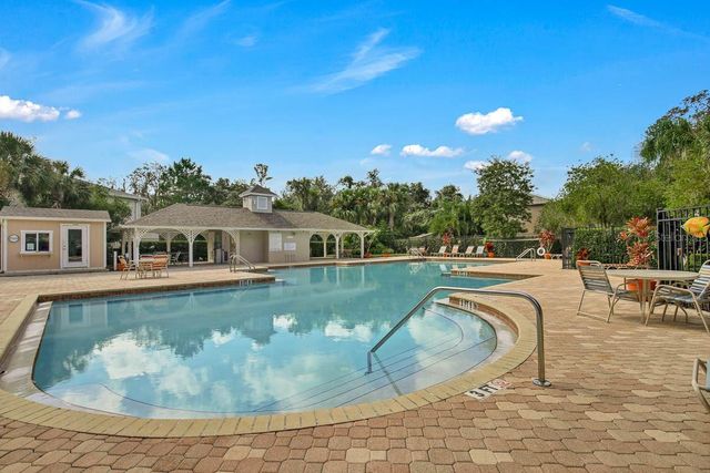 15836 FISHHAWK FALLS DRIVE, Lithia, FL 33547