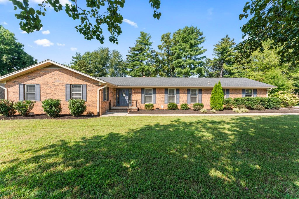 2711 Clearview Ct, Murfreesboro, TN 37129