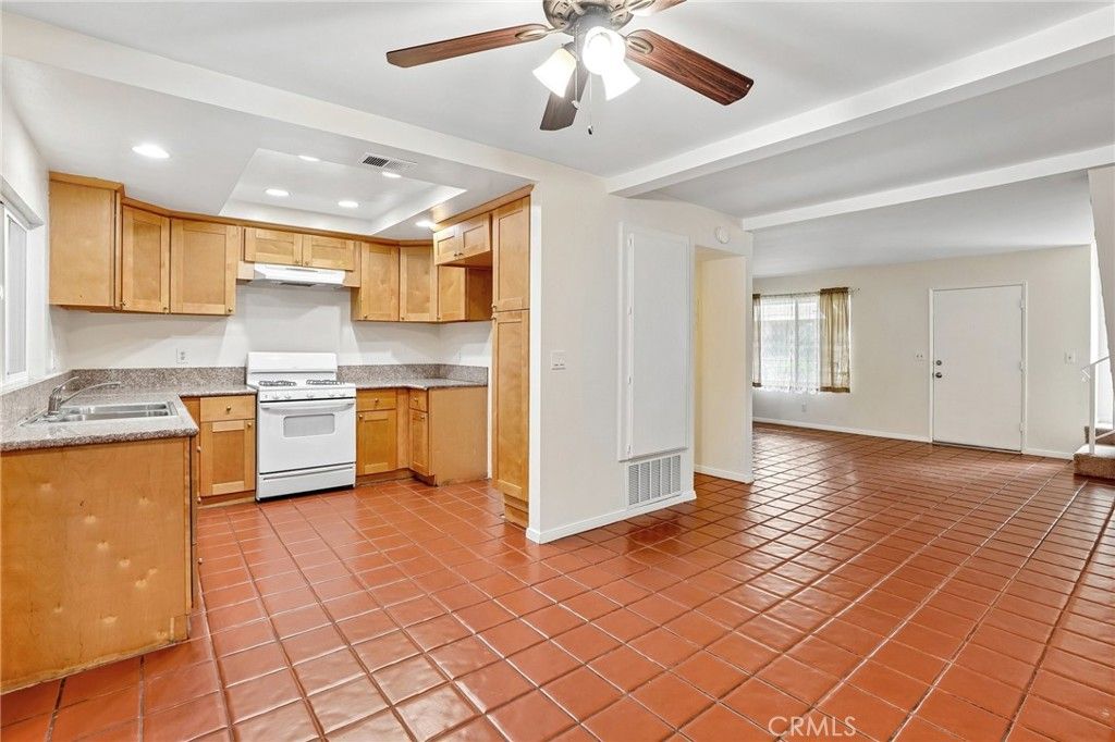 Image 14 of property listing at 15210 Shadybend Drive 41, Hacienda Heights, CA 91745