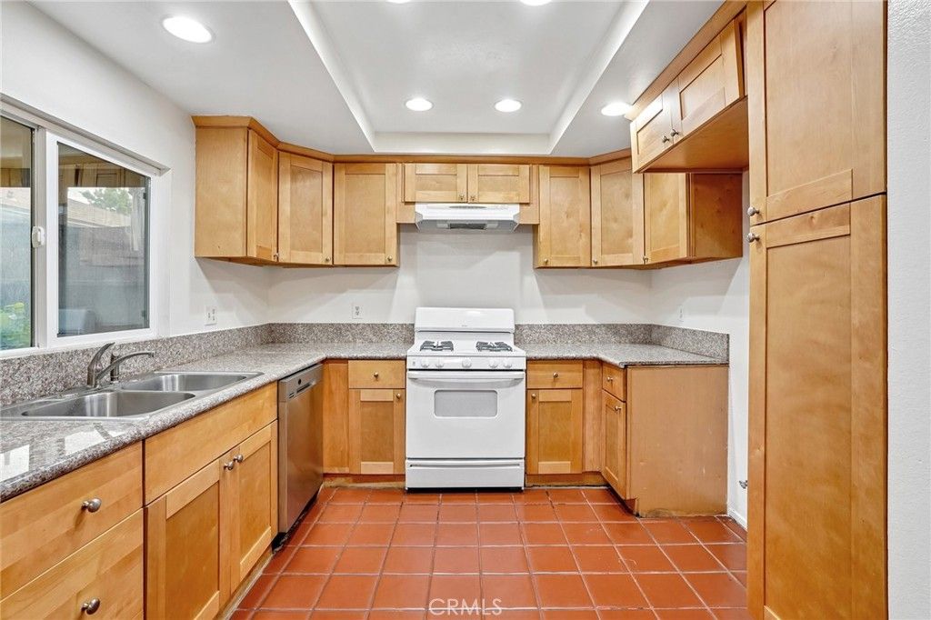 Image 15 of property listing at 15210 Shadybend Drive 41, Hacienda Heights, CA 91745