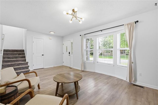 1906 Choctaw Drive, Greenwood, MO 64034
