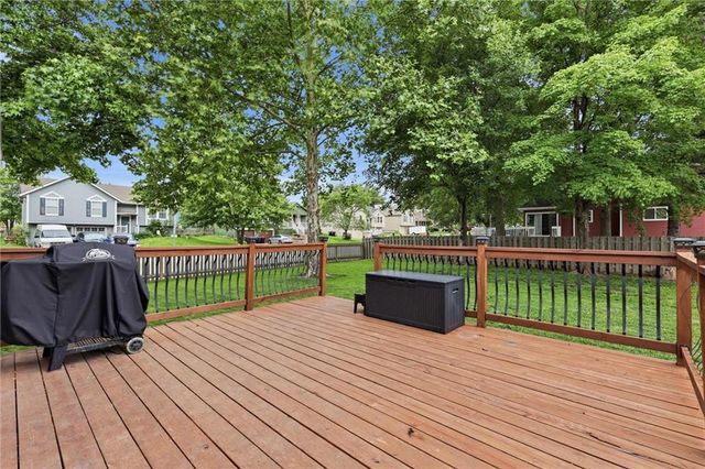 1906 Choctaw Drive, Greenwood, MO 64034